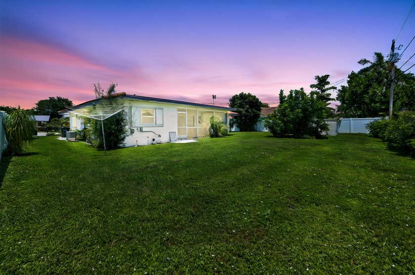 Welcome to this charming single-story residence in Country Club - photo 22