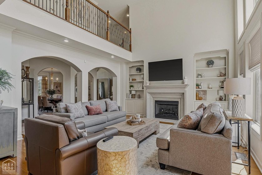 This is one of those homes where you walk-in and immediately - photo 9