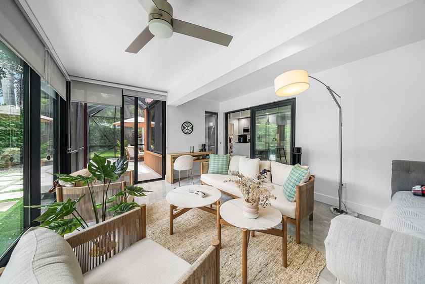 MAKE AN OFFER! Stunning and magnificently expanded two-story - photo 18