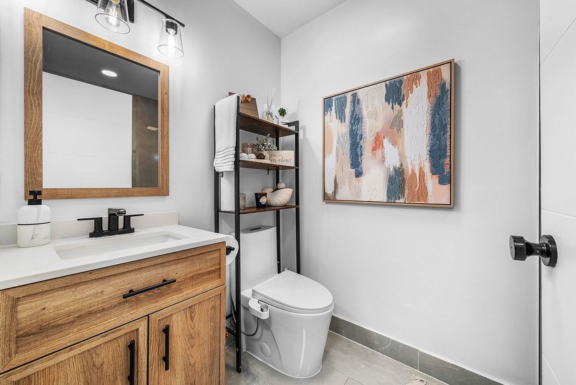 MAKE AN OFFER! Stunning and magnificently expanded two-story - photo 20