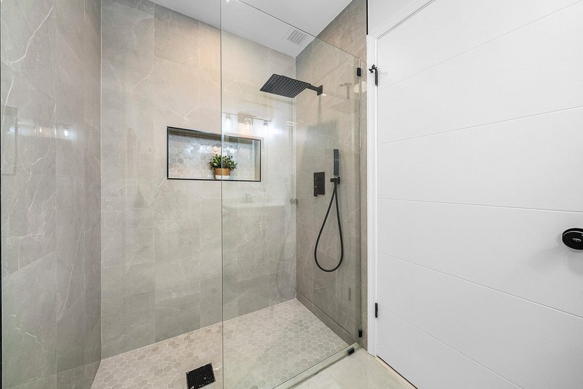 MAKE AN OFFER! Stunning and magnificently expanded two-story - photo 21