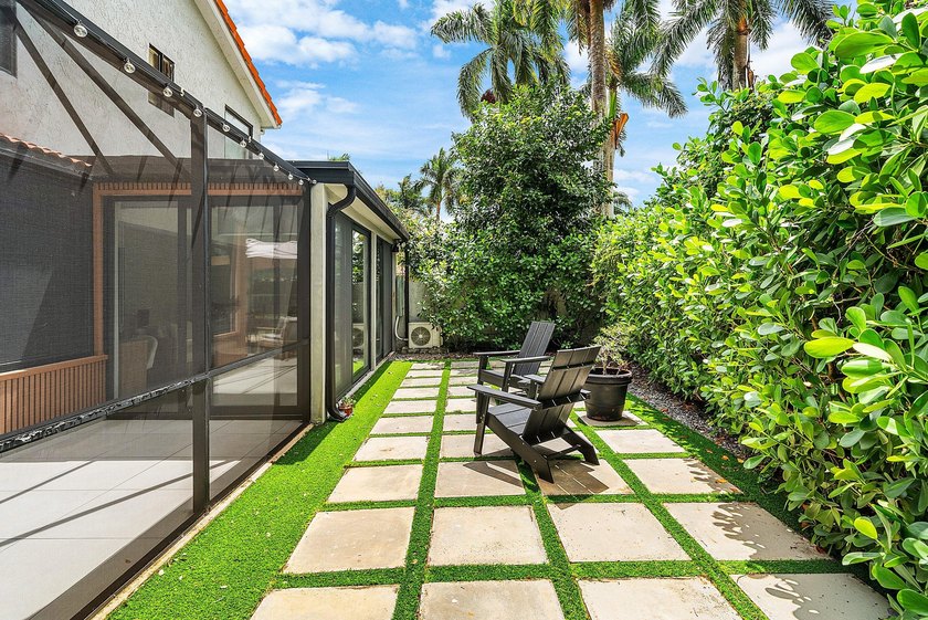 MAKE AN OFFER! Stunning and magnificently expanded two-story - photo 44