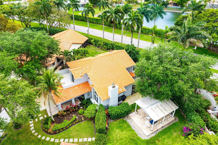 MAKE AN OFFER! Stunning and magnificently expanded two-story - photo 49
