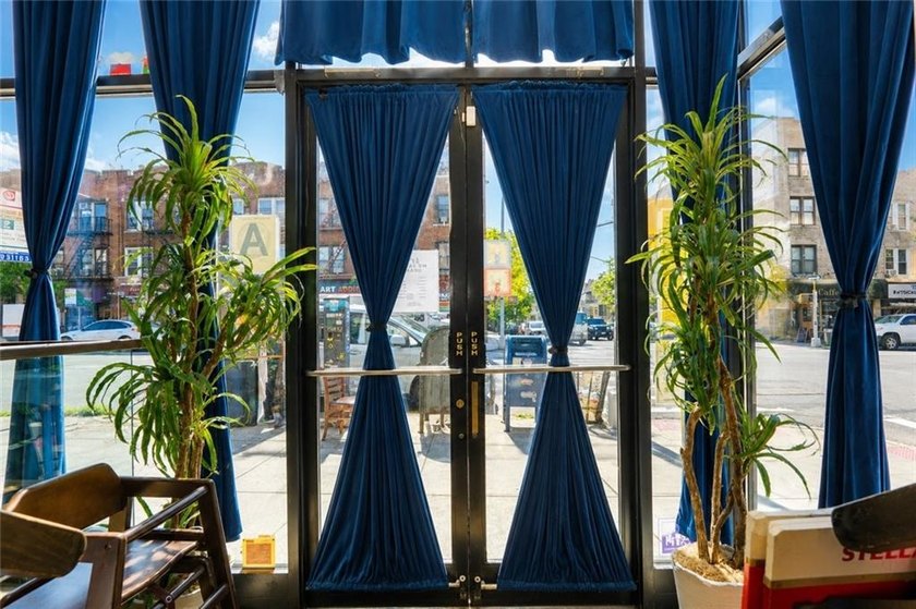 Amazing Business For Sale - Bar/Restaurant in Prime Bay Ridge - photo 11