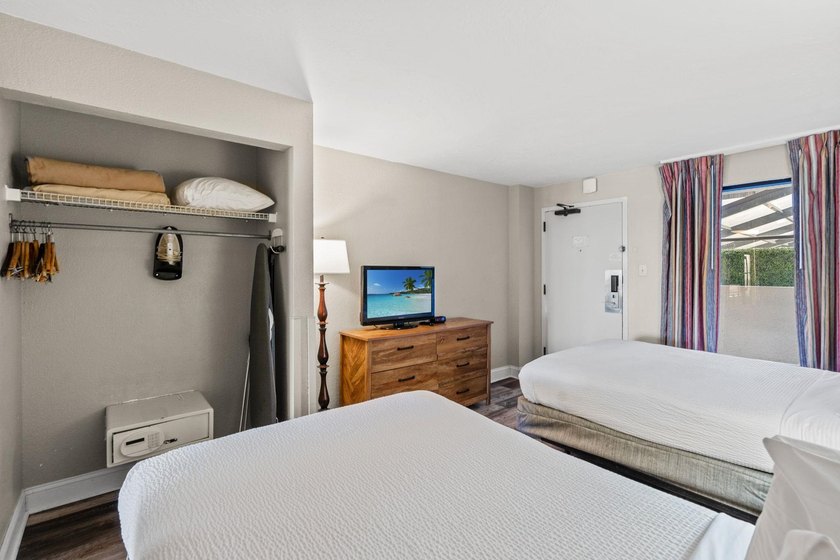 Welcome to Landmark Resort. This is a true 1 bedroom 1 bath - photo 14