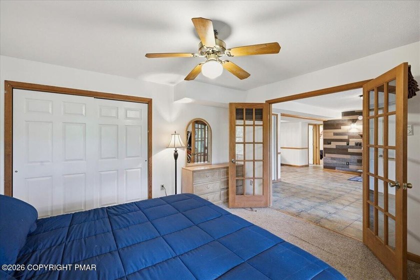 Large mountain lodge offering the perfect blend of four-season - photo 14