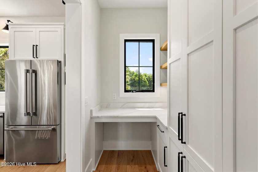 Luxury, location, and low-maintenance living come together - photo 23