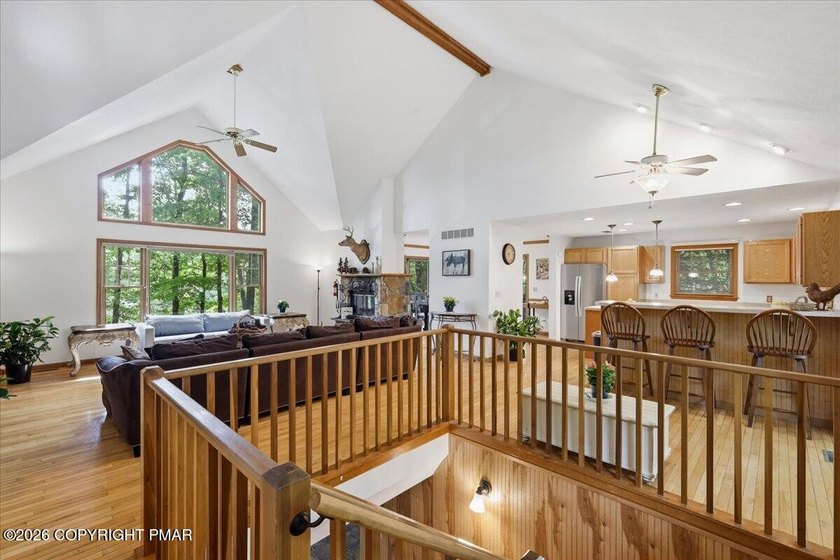Large mountain lodge offering the perfect blend of four-season - photo 26
