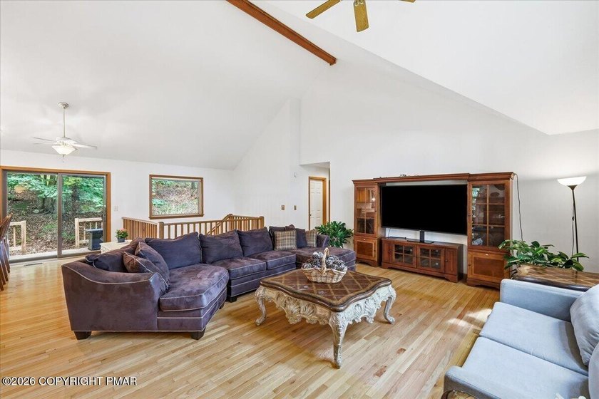 Large mountain lodge offering the perfect blend of four-season - photo 29
