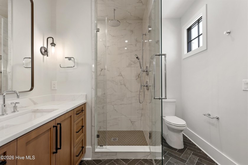 Luxury, location, and low-maintenance living come together - photo 30