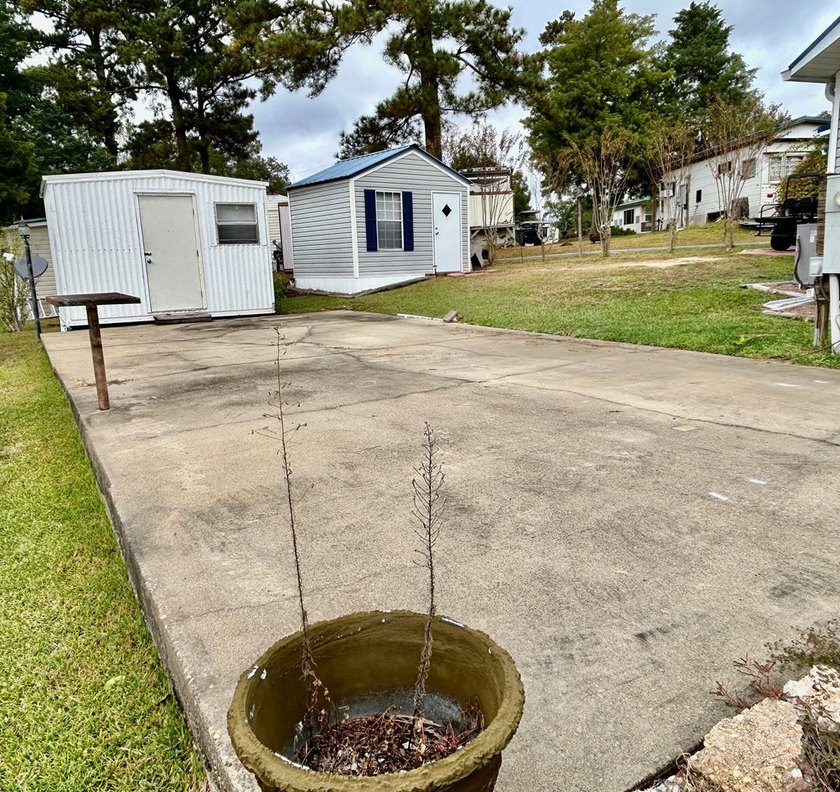 Vacant lot located in the highly sought-after Whispering Pines - photo 3