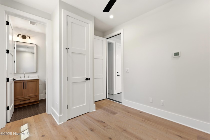 Luxury, location, and low-maintenance living come together - photo 35