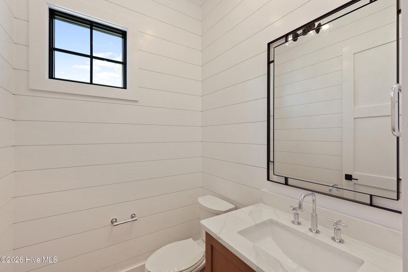 Luxury, location, and low-maintenance living come together - photo 42