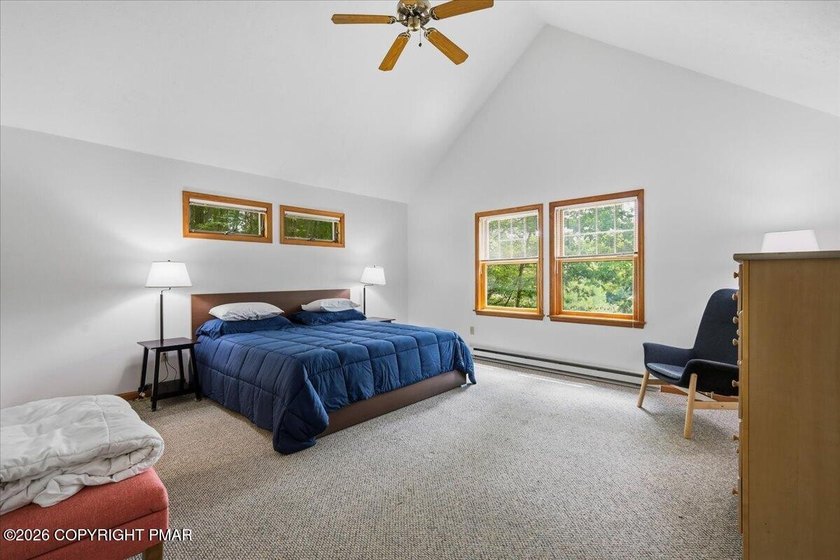 Large mountain lodge offering the perfect blend of four-season - photo 47