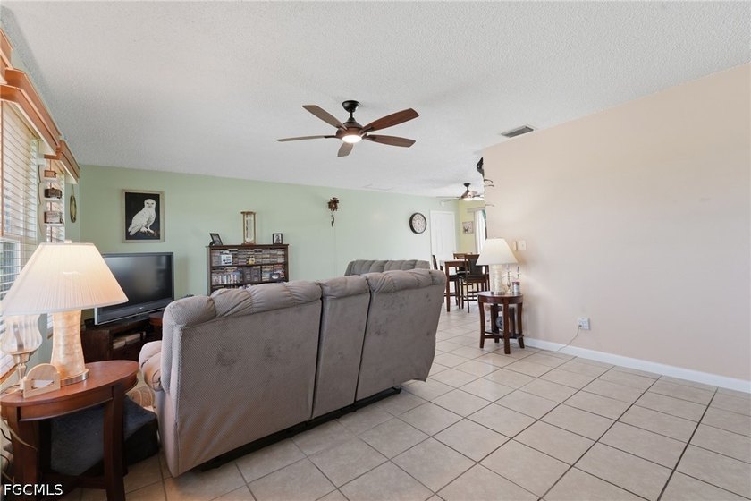 Move right into homeownership with this well-maintained - photo 3