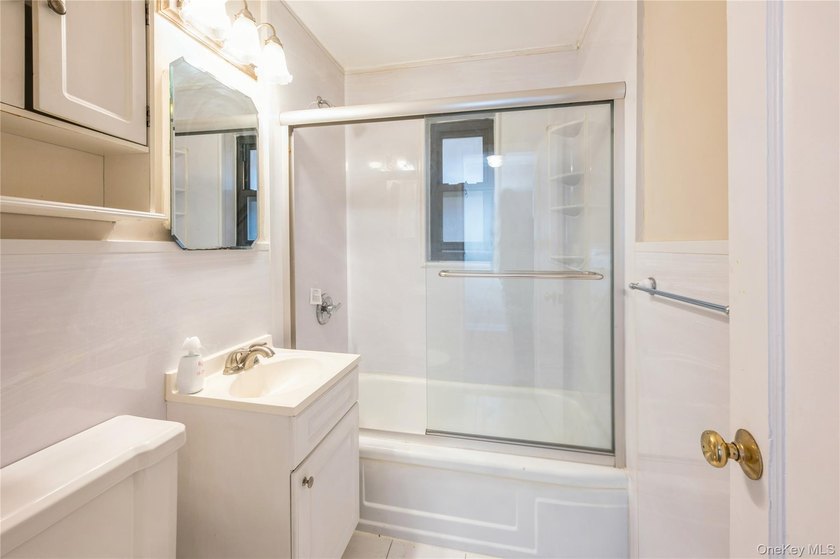 **Beautiful Two-Bedroom Co-Op in New Rochelle Near Iona - photo 10