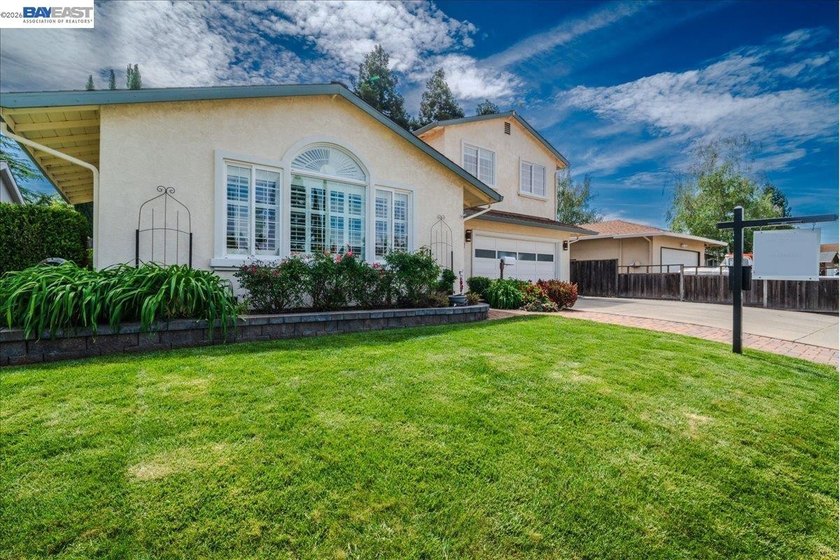 Welcome to one of north Livermore's most versatile offerings - photo 2