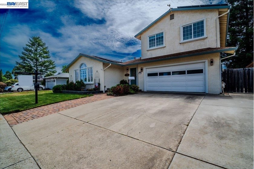 Welcome to one of north Livermore's most versatile offerings - photo 3
