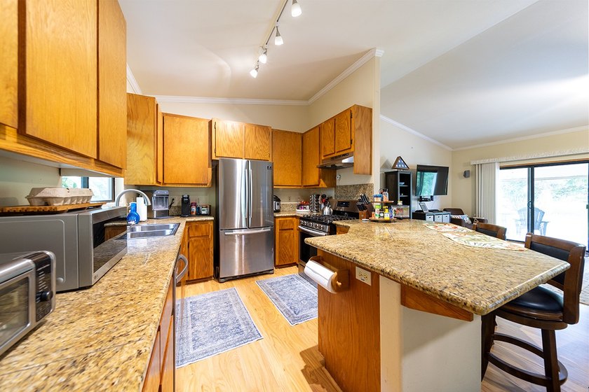 Discover the perfect blend of comfort and tropical abundance in - photo 6
