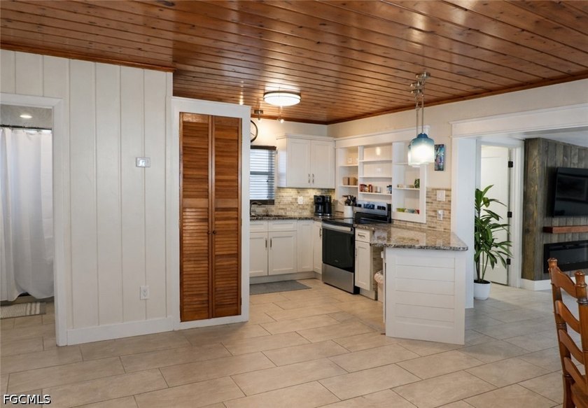 Whether you're searching for a waterfront investment opportunity - photo 5