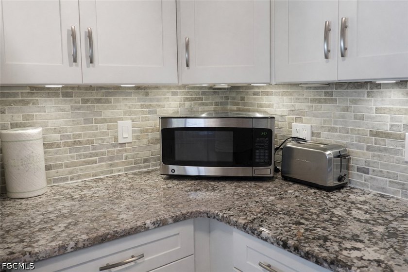 Whether you're searching for a waterfront investment opportunity - photo 9