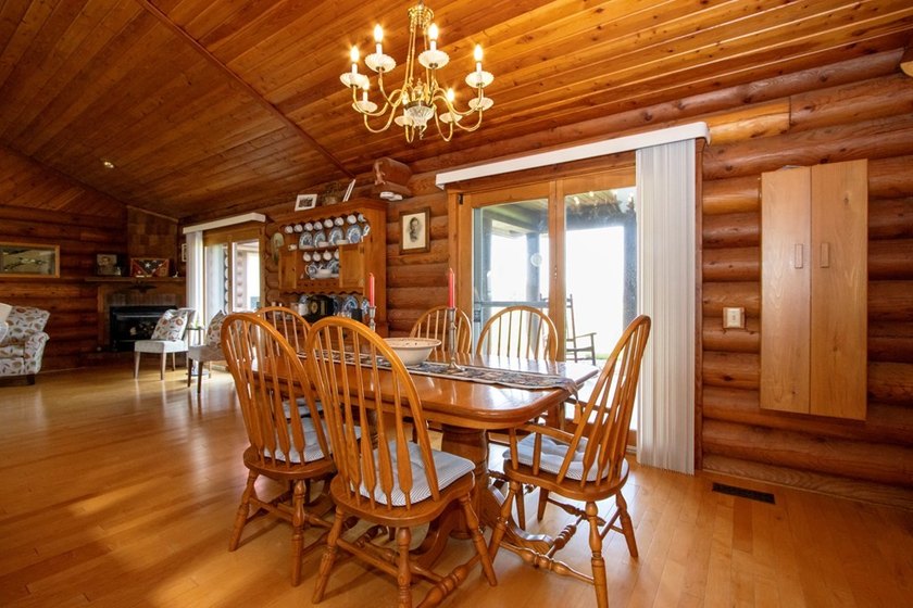 Exceptional log home on 25.509 acres in the Mapleton Local - photo 8