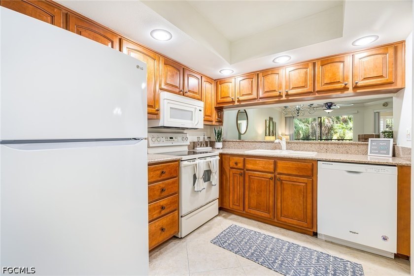 Welcome to Parkside of Fort Myers, one of the area's best-kept - photo 7