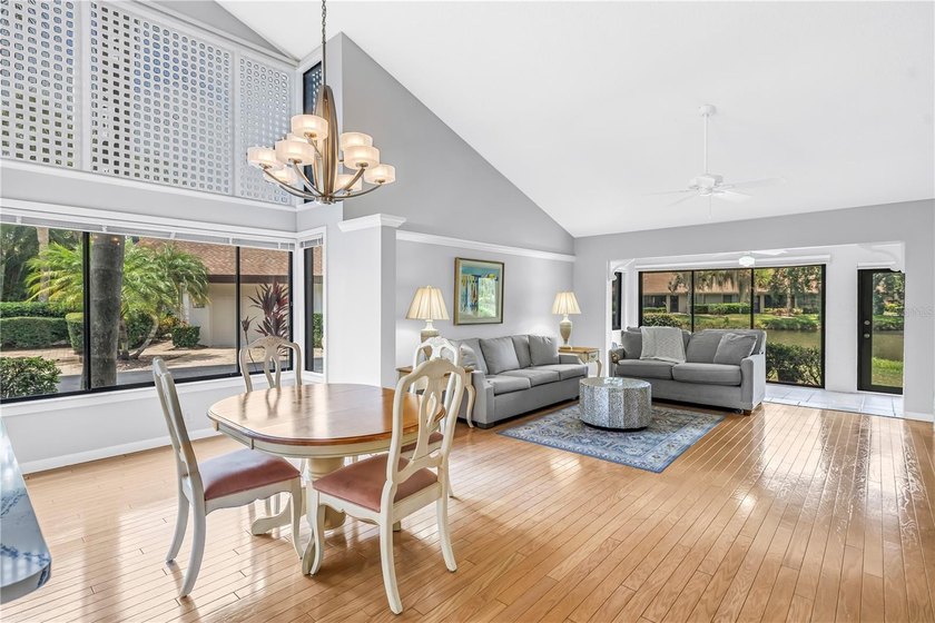 Enjoy carefree Florida living in this turnkey-furnished - photo 2