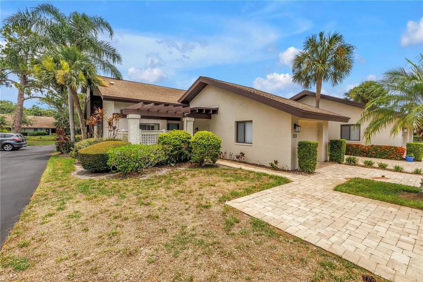 Enjoy carefree Florida living in this turnkey-furnished - photo 8