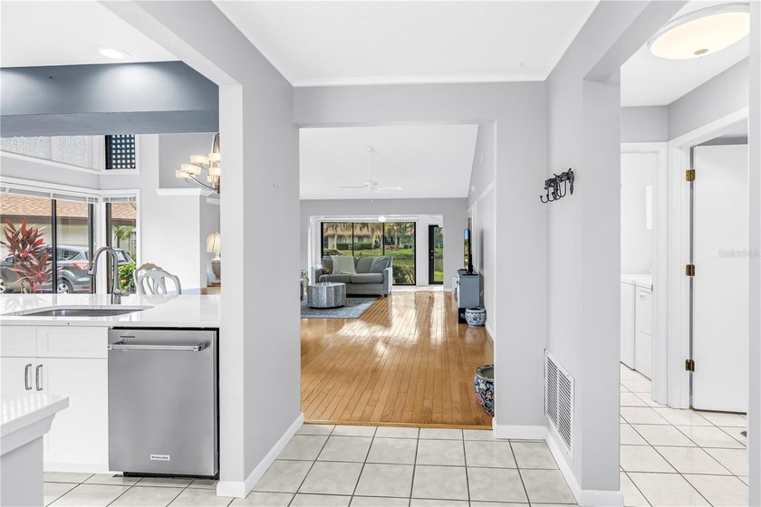 Enjoy carefree Florida living in this turnkey-furnished - photo 10