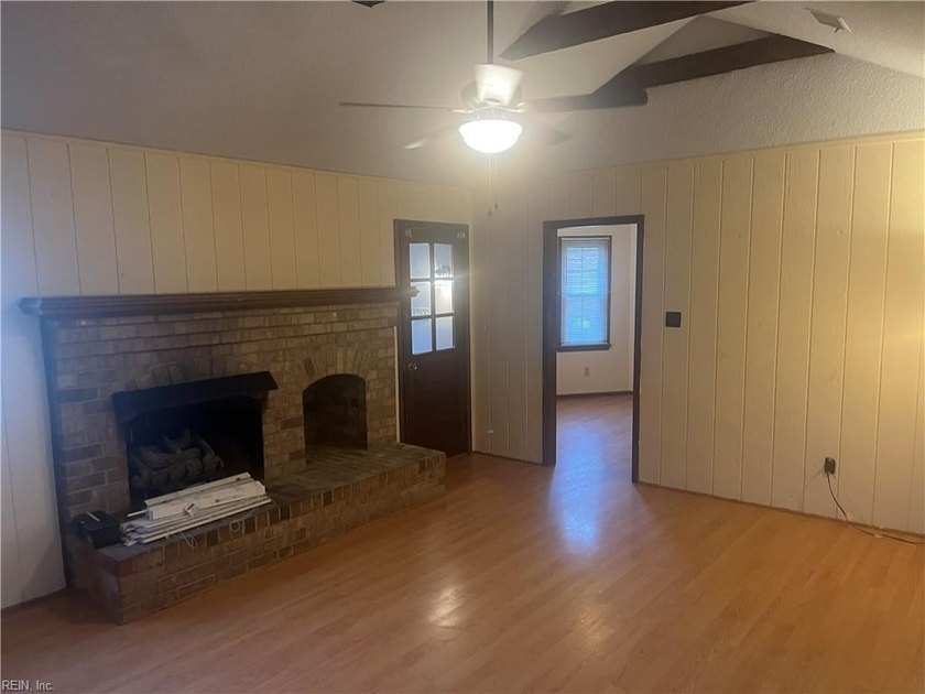 This lovely Rancher style home has lots of room for you! Upon - photo 11