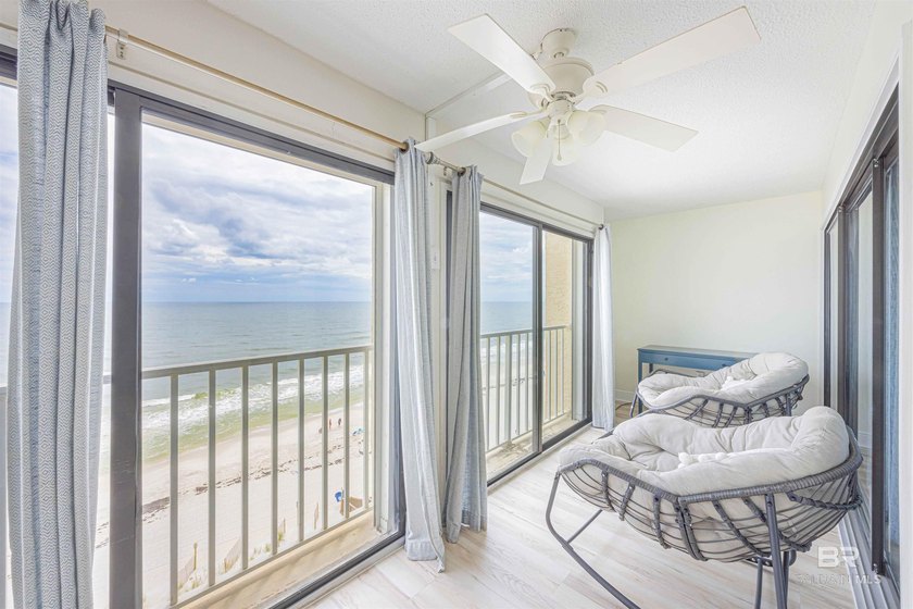 PRICED READY TO SELL!! Welcome to this beautifully updated 2 bed - photo 17
