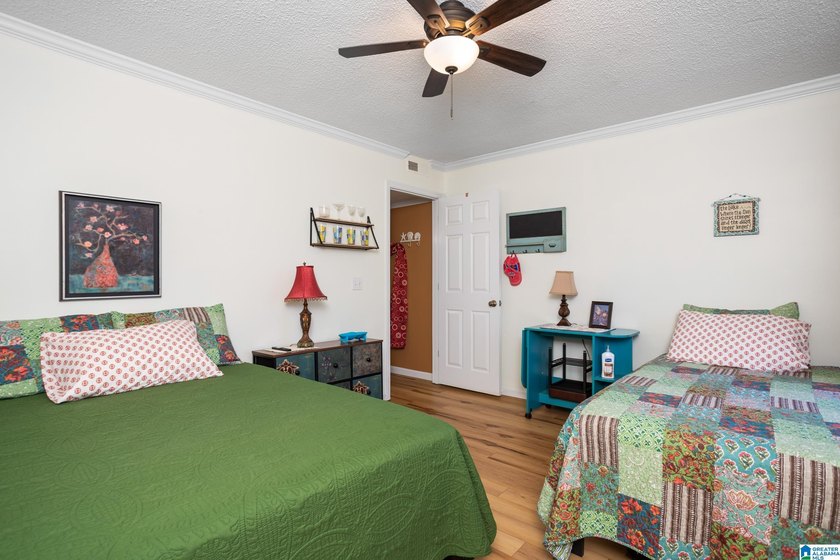 Beautiful 2 bedroom, 2 bath condo with a BONUS ROOM located on - photo 18