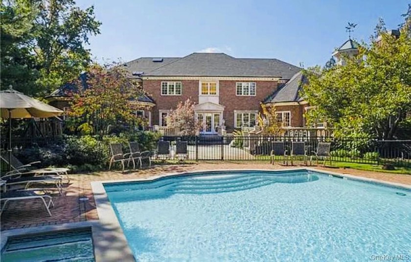 Welcome to this magnificent custom designed Estate! This - photo 21