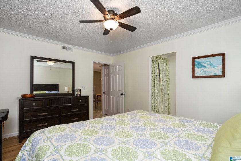 Beautiful 2 bedroom, 2 bath condo with a BONUS ROOM located on - photo 23