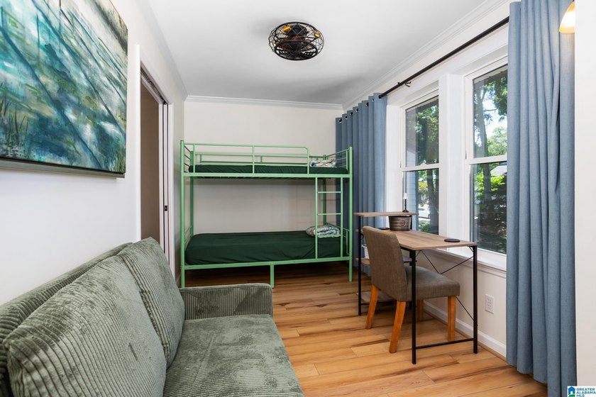 Beautiful 2 bedroom, 2 bath condo with a BONUS ROOM located on - photo 25