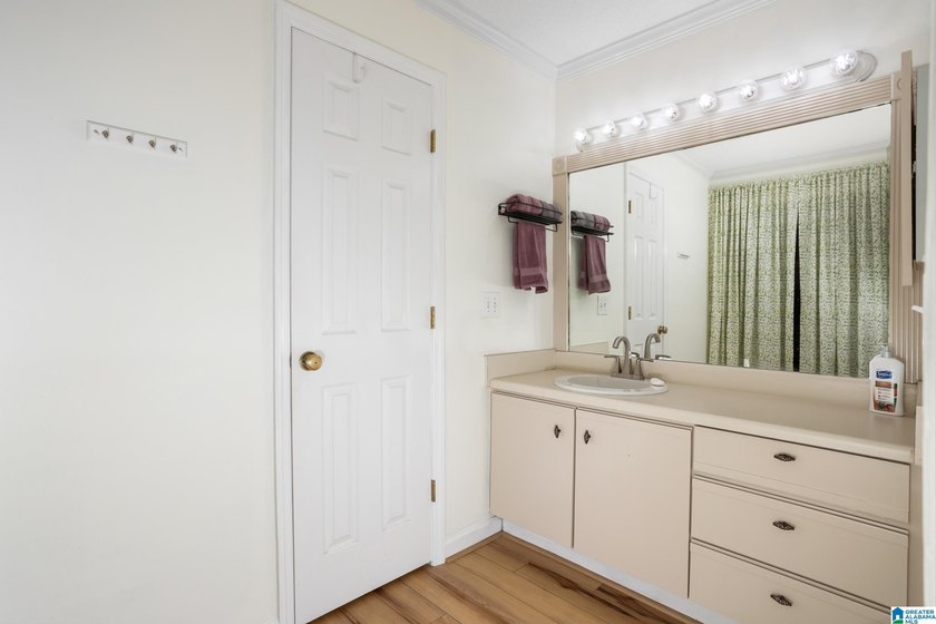 Beautiful 2 bedroom, 2 bath condo with a BONUS ROOM located on - photo 26
