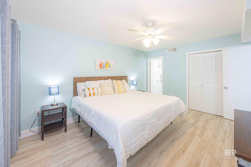 PRICED READY TO SELL!! Welcome to this beautifully updated 2 bed - photo 27