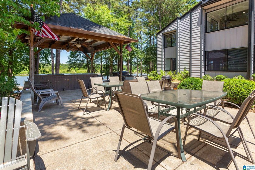Beautiful 2 bedroom, 2 bath condo with a BONUS ROOM located on - photo 30