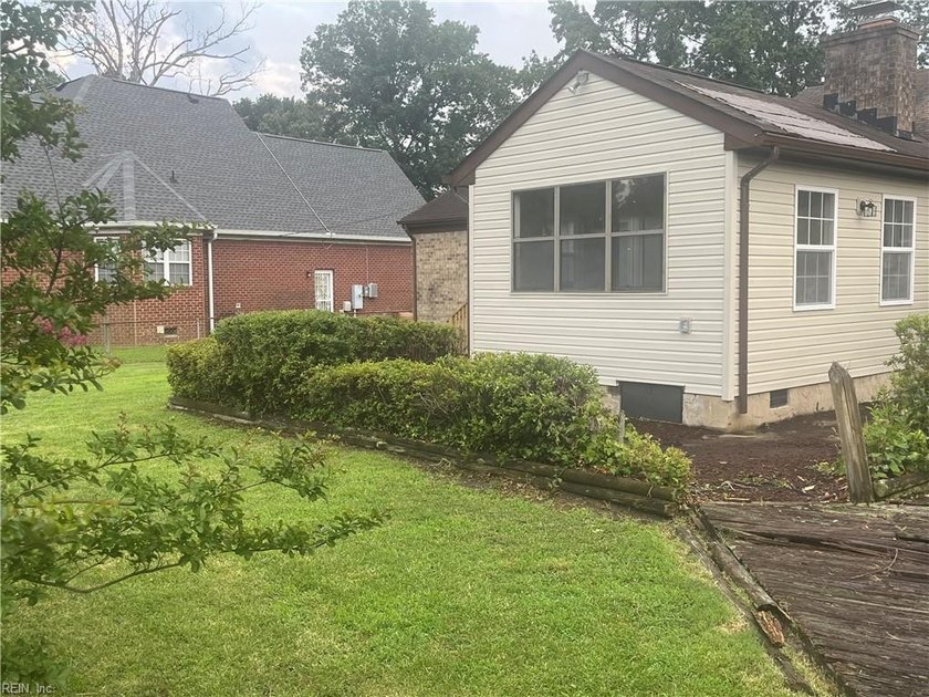 This lovely Rancher style home has lots of room for you! Upon - photo 31