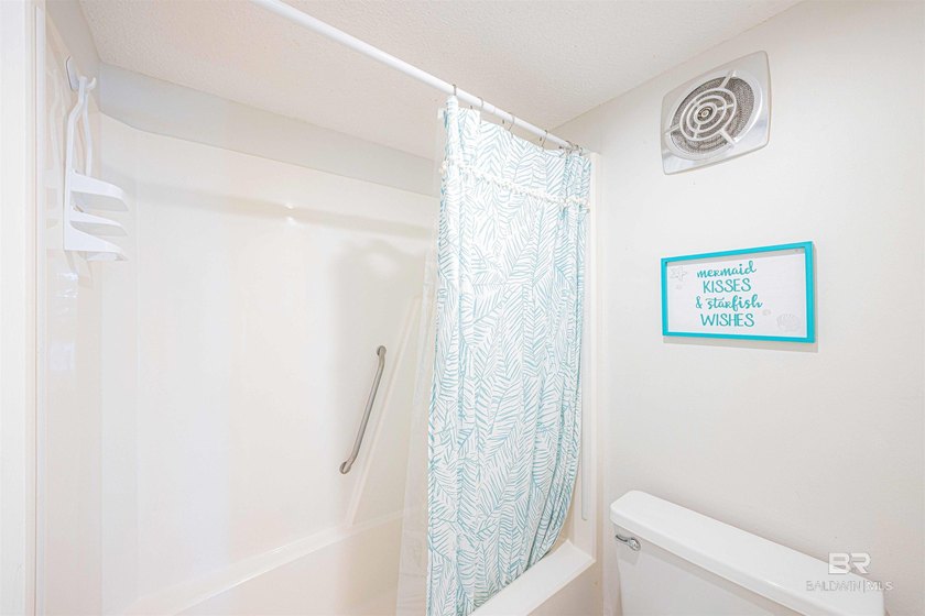 PRICED READY TO SELL!! Welcome to this beautifully updated 2 bed - photo 32