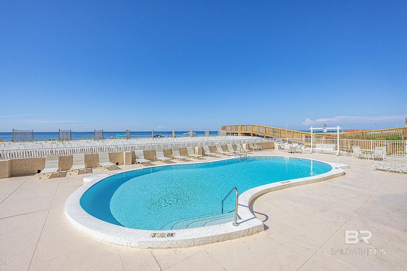 PRICED READY TO SELL!! Welcome to this beautifully updated 2 bed - photo 34