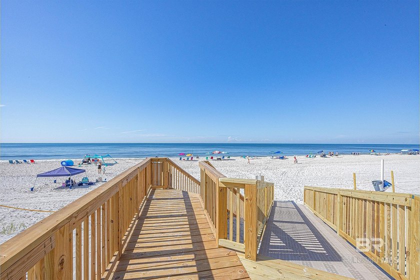 PRICED READY TO SELL!! Welcome to this beautifully updated 2 bed - photo 38