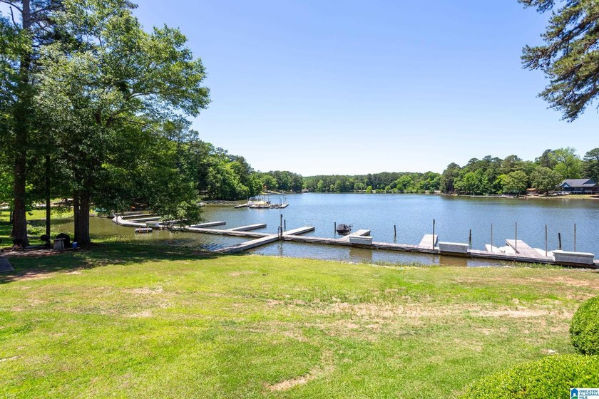 Beautiful 2 bedroom, 2 bath condo with a BONUS ROOM located on - photo 44