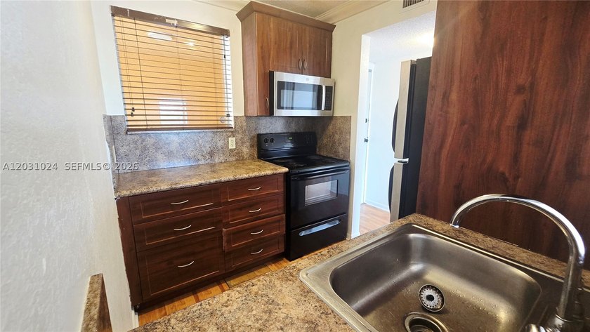 !!! WHAT A DEAL !!! INVESTOR ACT FAST !!! BEST VALUE, BEST DEAL - photo 4