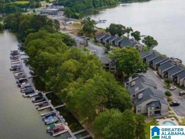 Beautiful 2 bedroom, 2 bath condo with a BONUS ROOM located on - photo 45