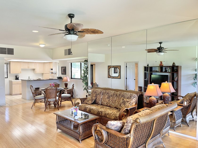 Experience the perfect combination of privacy, comfort, and - photo 4