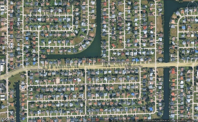 THIS IS A -GOLDEN- LOT *** WONDERFUL WATERVIEW IN A INTERSECTION - photo 2
