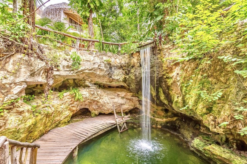 KAN CHARUN VILLA is a luxurious property offering an - photo 12