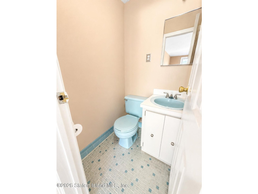 Large 22x40 two-family semi-attached home on a beautiful corner - photo 14